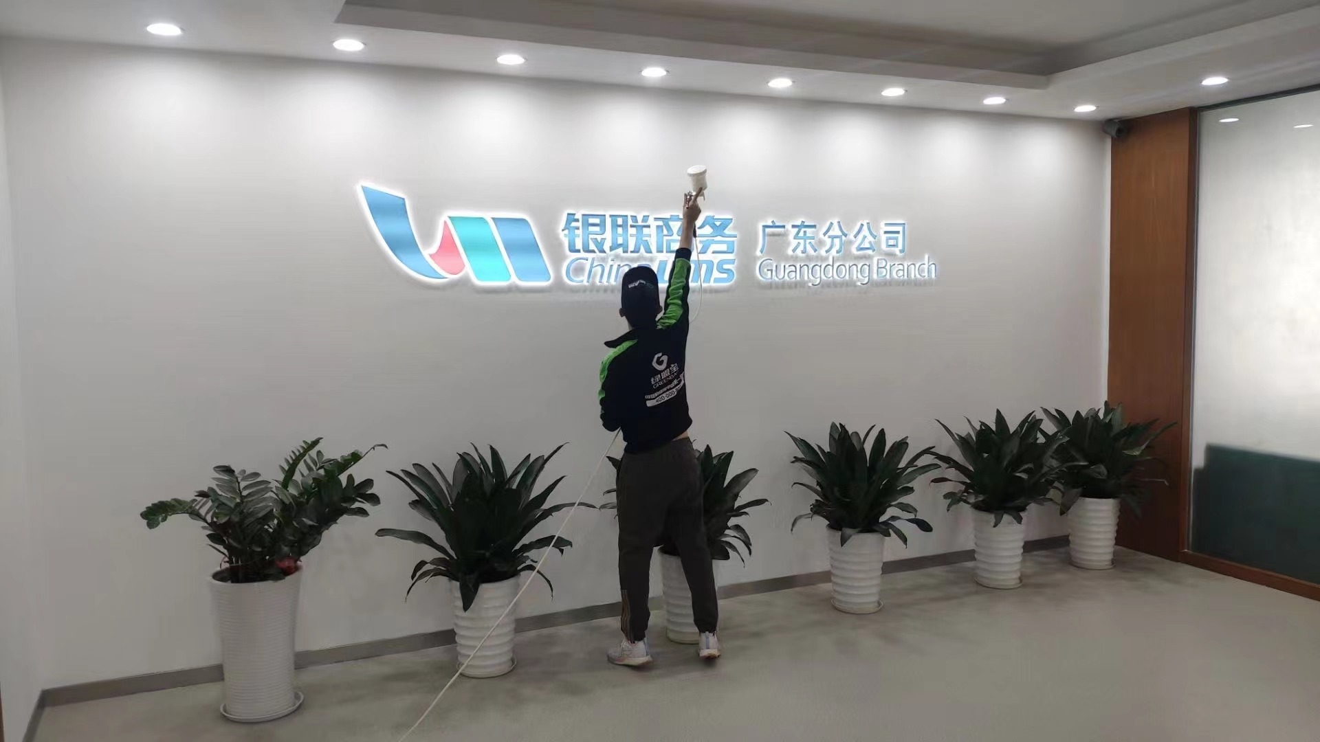 銀聯(lián)商務(wù)空氣凈化器租賃